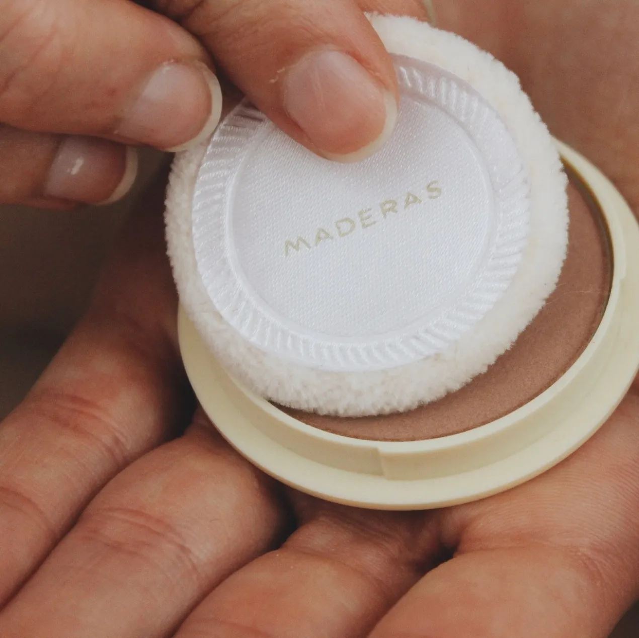 Blush Compact Mini – Maderas de Oriente