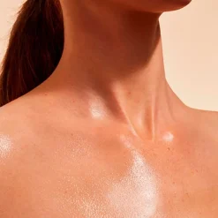 Brume Solaire Embellissante Haute Protection SPF 50+ Corps