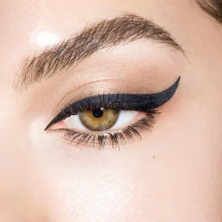 ColorstaySharp Line Eyeliner Liquide Pointe Fine
