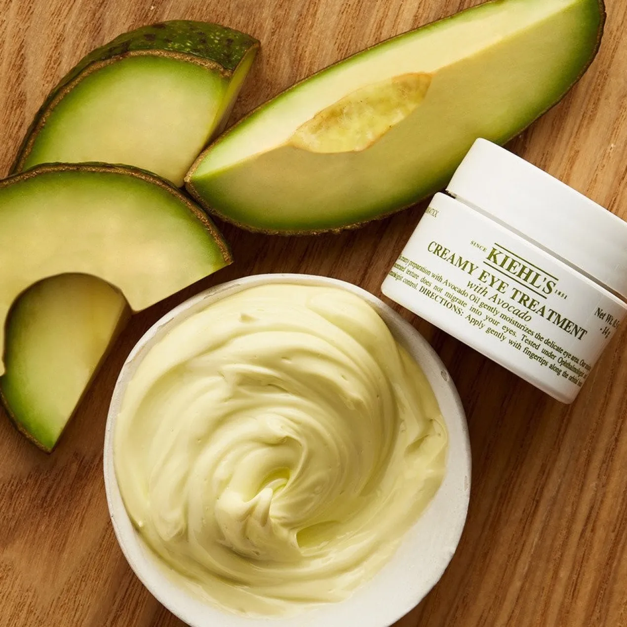 Creamy Eye Treatment with Avocado Crème Contour des Yeux Hydratant