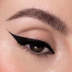 Eyeliner effet noir intense