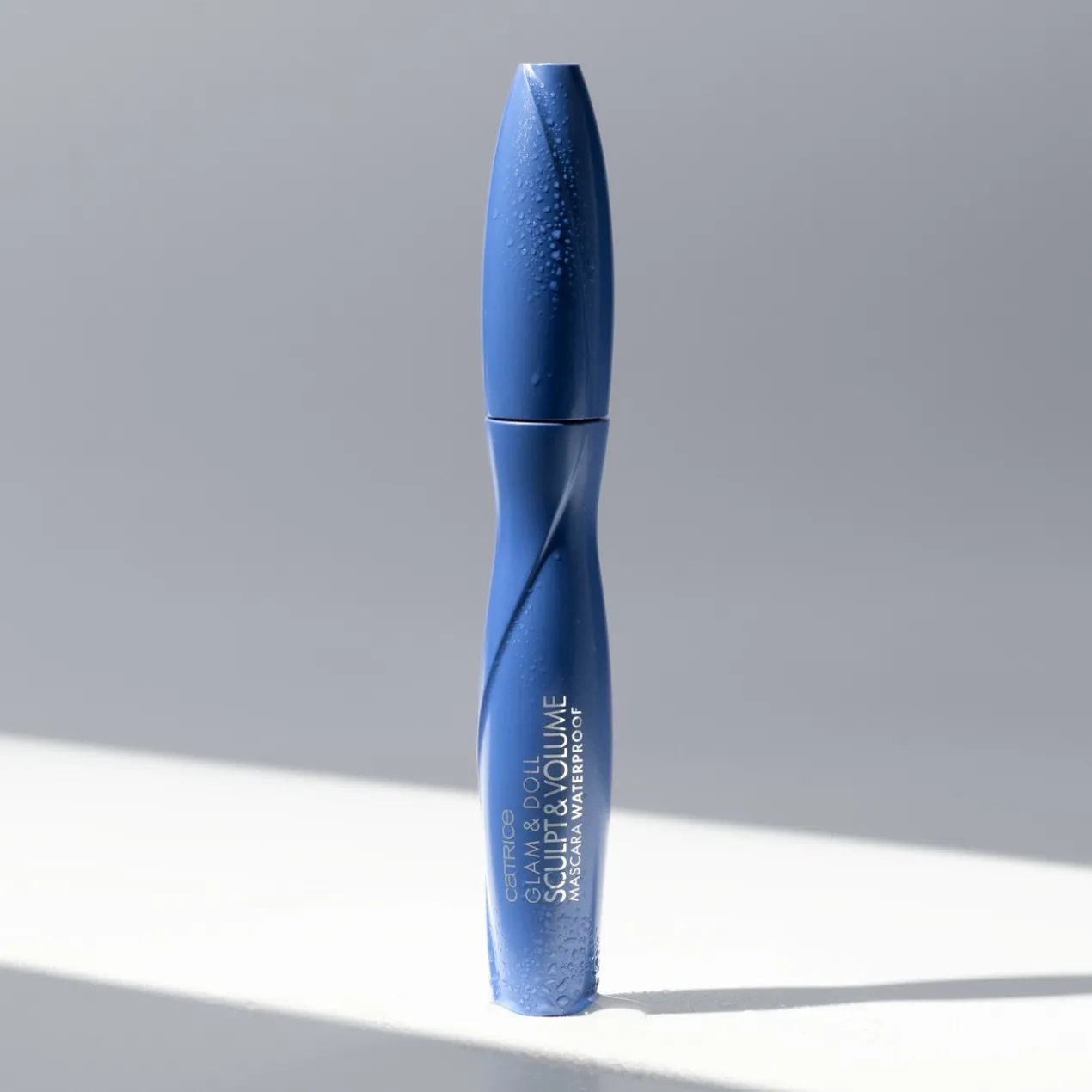 Mascara Sculpt & Volume Waterproof Glam & Doll