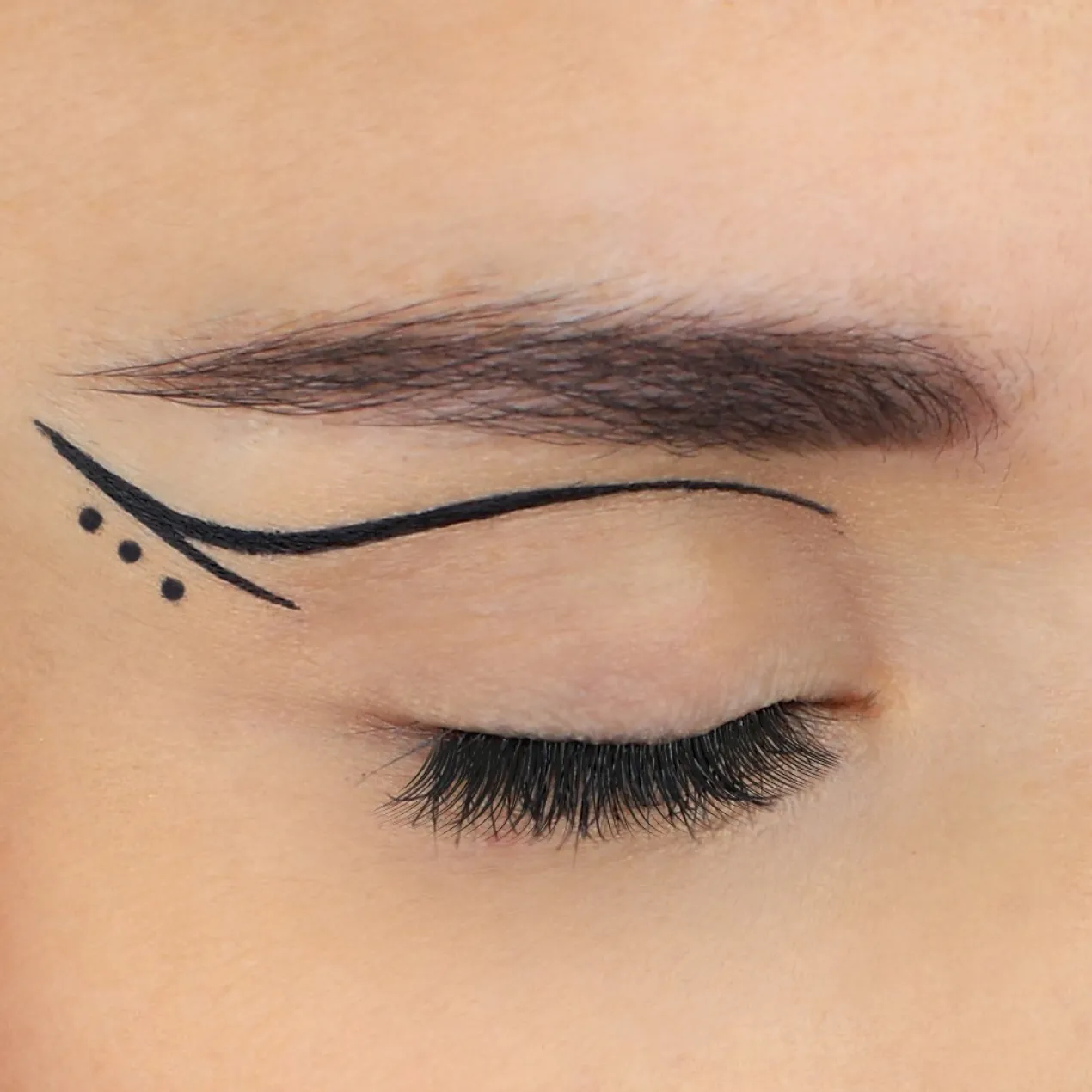Playlist High Precision Brush Eyeliner