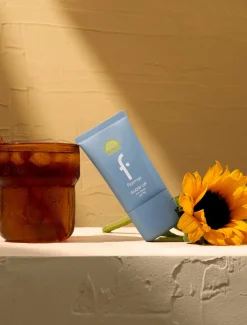 Primer illuminateur SPF50 pour un teint éclatant et protégé