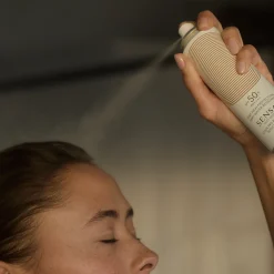 Silky Bronze Cooling Spray Solaire Anti-âge SPF50+